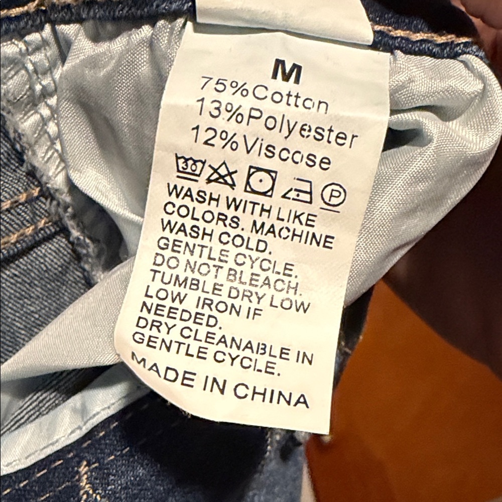 Trendy Button-Fly Distressed Jeans - Picture 3 of 7